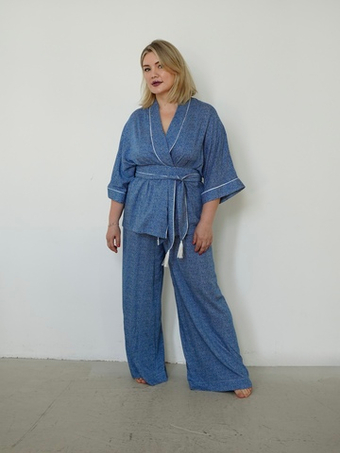 Блуза оверсайз в пижамном стиле в голубом