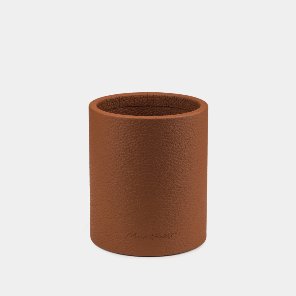 Подставка для ручек кожаная коричневого цвета