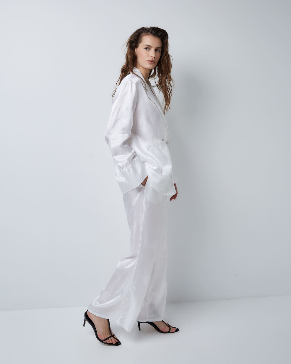 Костюм в пижамном стиле из вискозы Гуччи белый