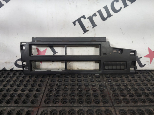 Накладка верхней консоли левая 2020г.