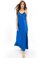 Изысканная длинная сорочка с разрезом по ножке