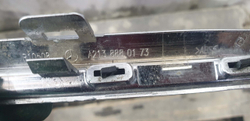 Молдинг решетки радиатора Mercedes E (W213) 16-20 Б/У Оригинал A2138880173