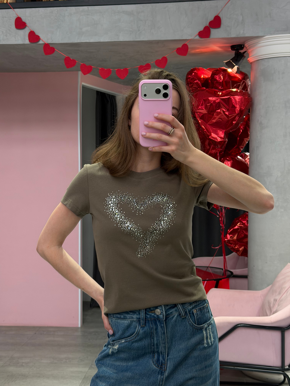 Футболка со стразами хаки