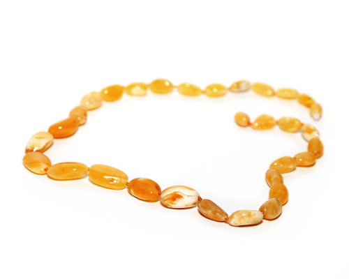 Бусы из натурального янтаря. Длина 50 см, бусины до 13 на 9 мм.