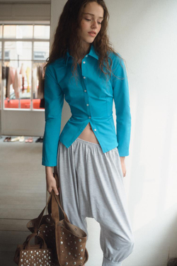 ZARA ПРИТАЛЕННАЯ РУБАШКА ИЗ ТАФТЫ, СИНИЙ ЭЛЕКТРИК