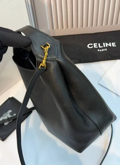 Сумка CELINE SMALL HOBO IN SUPPLE SMOOTH CALFSKIN