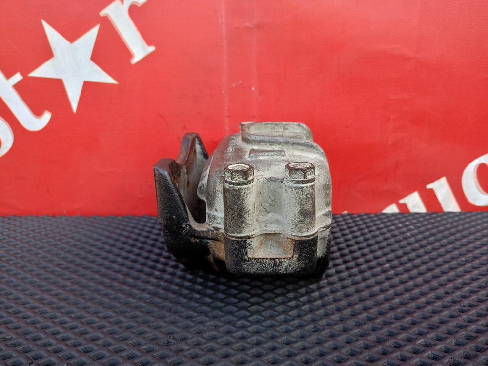 Подушка двигателя задняя