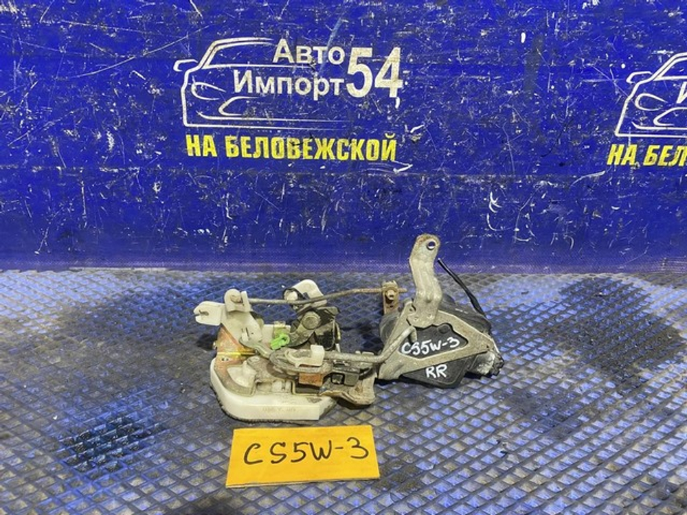 Замок двери задней правой MITSUBISHI LANCER CEDIA 2000