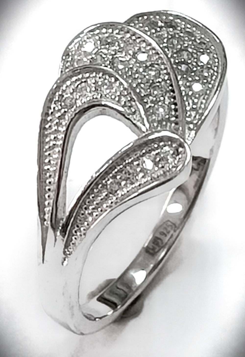 Ювелирное кольцо Эстерелла