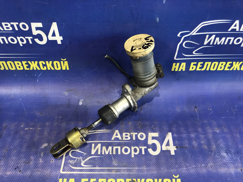 Главный цилиндр сцепления MITSUBISHI PAJERO 1990