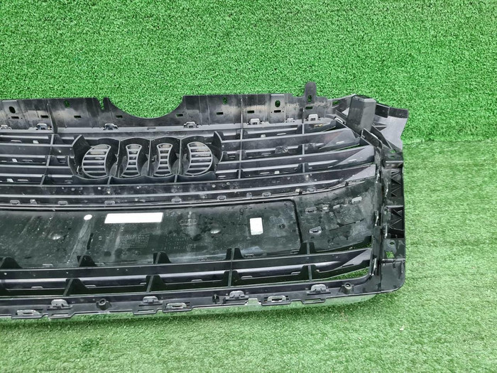 Решетка радиатора Audi A4 B9 (2015-2020)