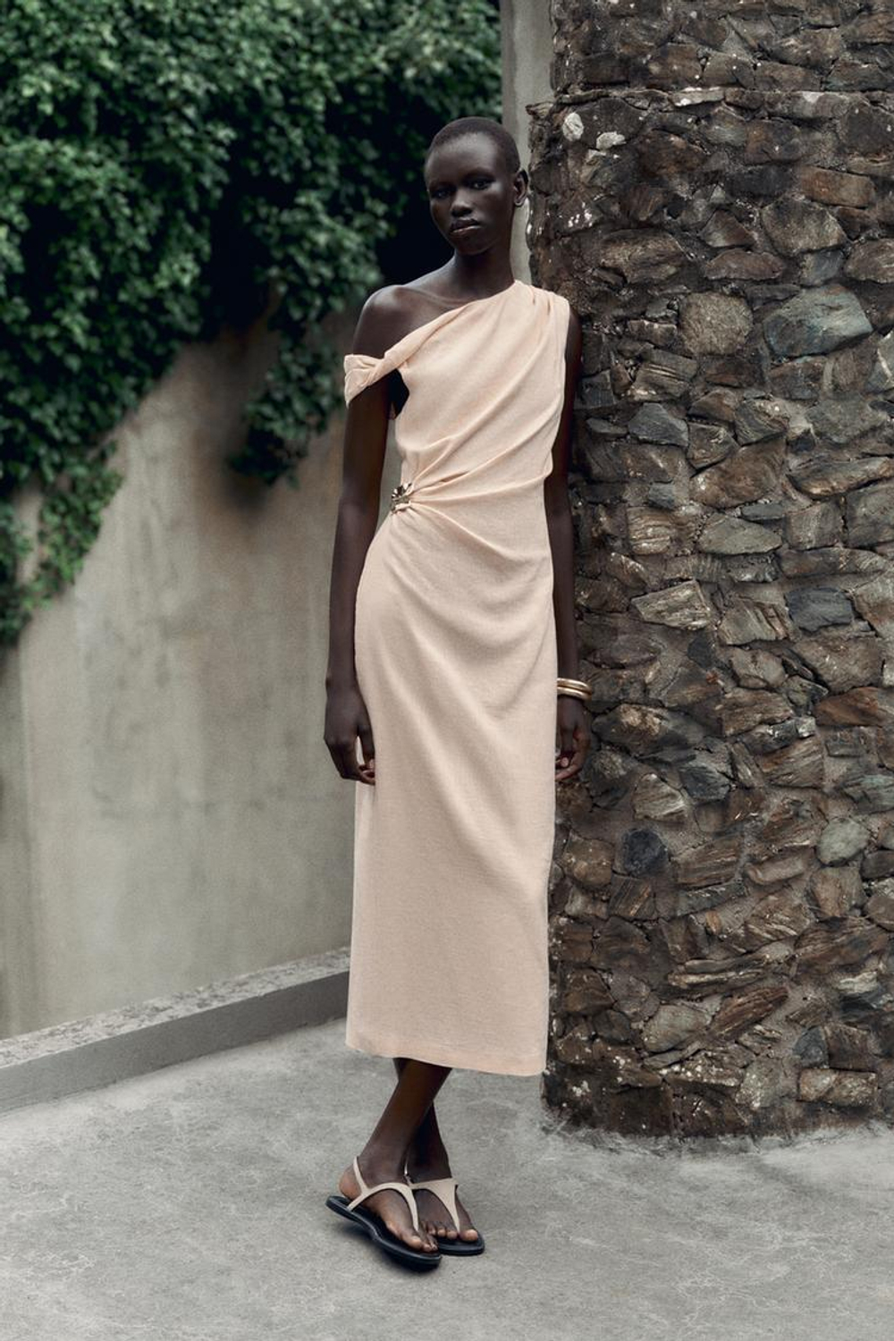 ZARA АСИММЕТРИЧНОЕ ПЛАТЬЕ-МИДИ, ПЕРСИКОВЫЙ