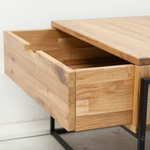 Журнальный столик 65х65 с ящиком из дикого дуба