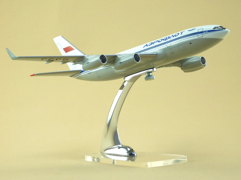 Модель самолета Ил-96-300 (М1:200,  Аэрофлот СССР-96005)