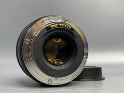 Canon EF 28mm f/1.8