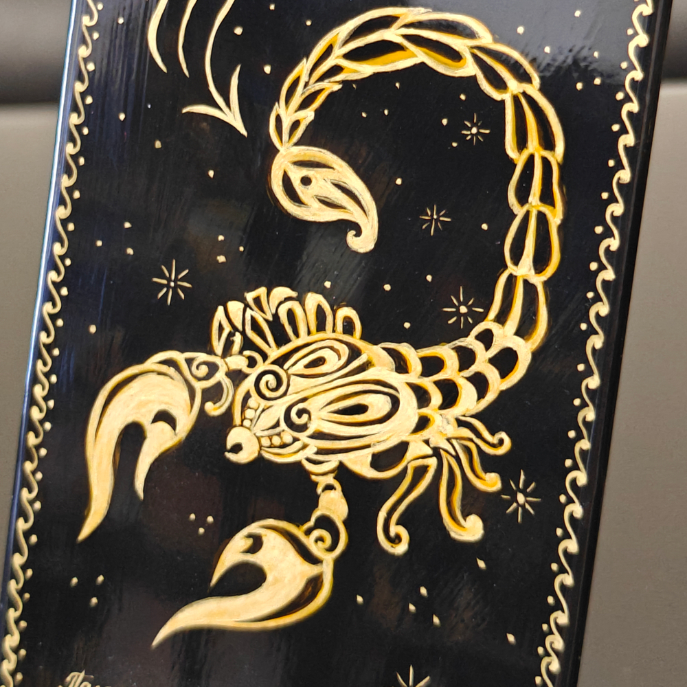 Сувенирная подставка для телефона с росписью Палех "Зодиак. Скорпион"