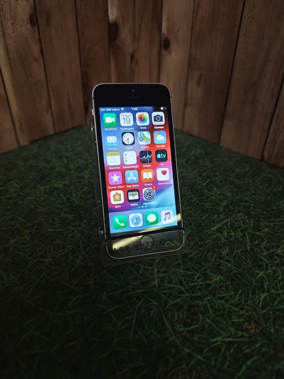 Смартфон iPhone 5s 32Gb черный(Витринный)