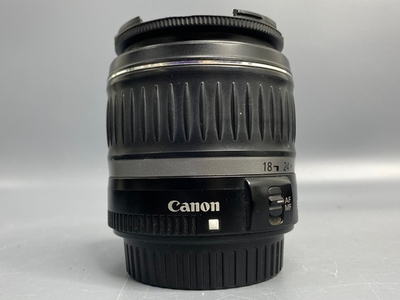 Canon EF-S 18-55mm f/3.5-5.6 II скол