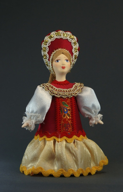 Кукла коллекционная в Девичьем праздничном костюме