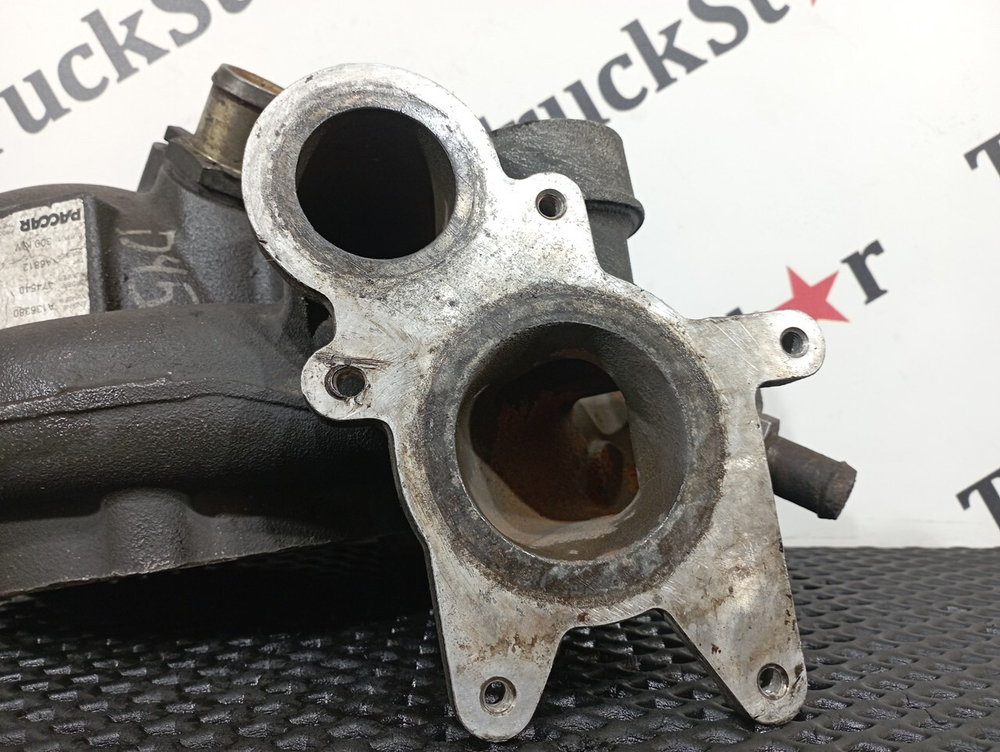 Корпус водяного насоса (помпы)