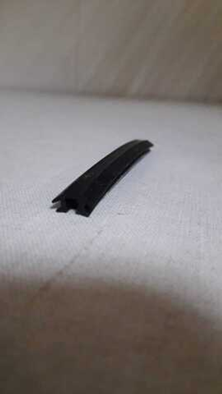 Уплотнитель для тонкого профиля черный