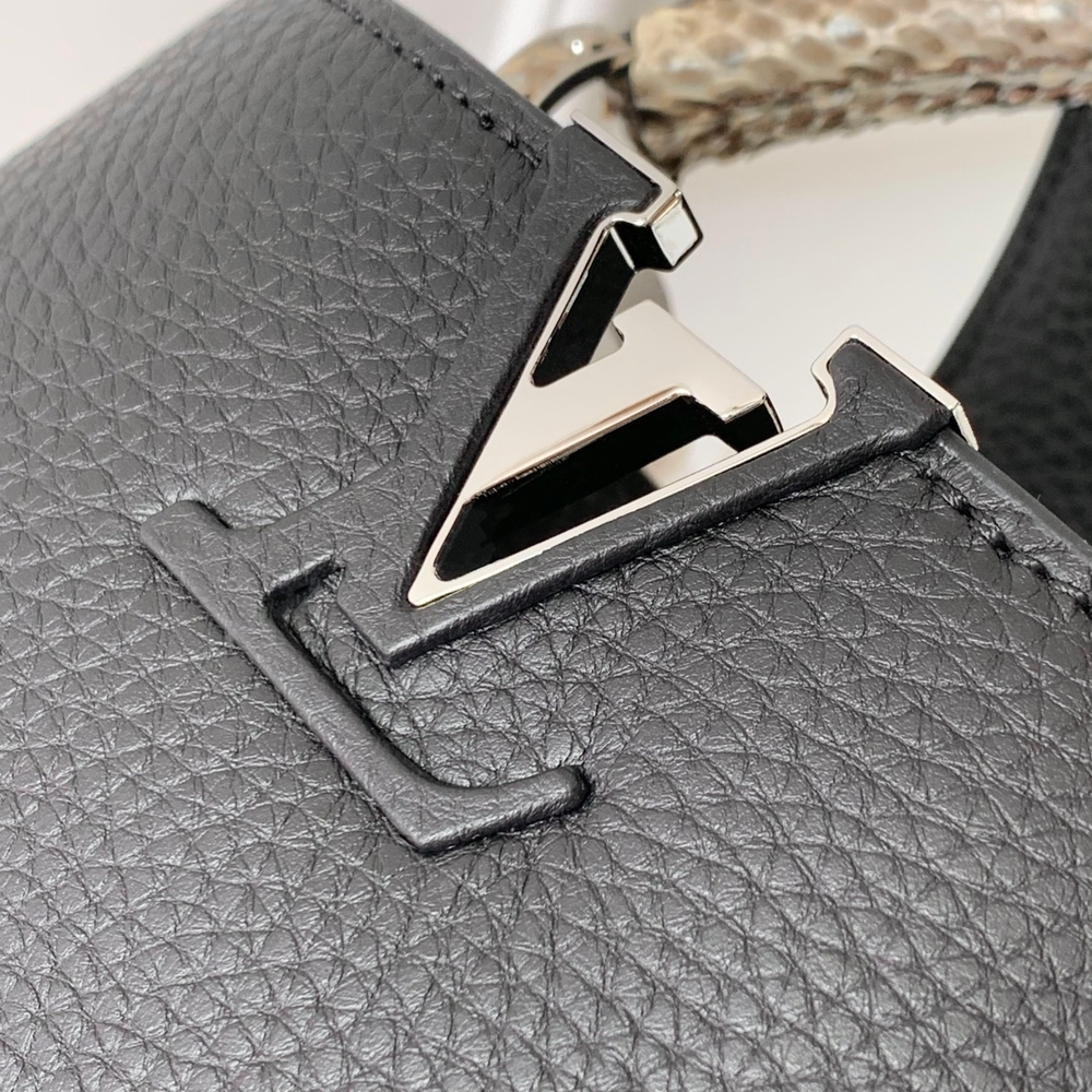 Louis Vuitton Capucines BB