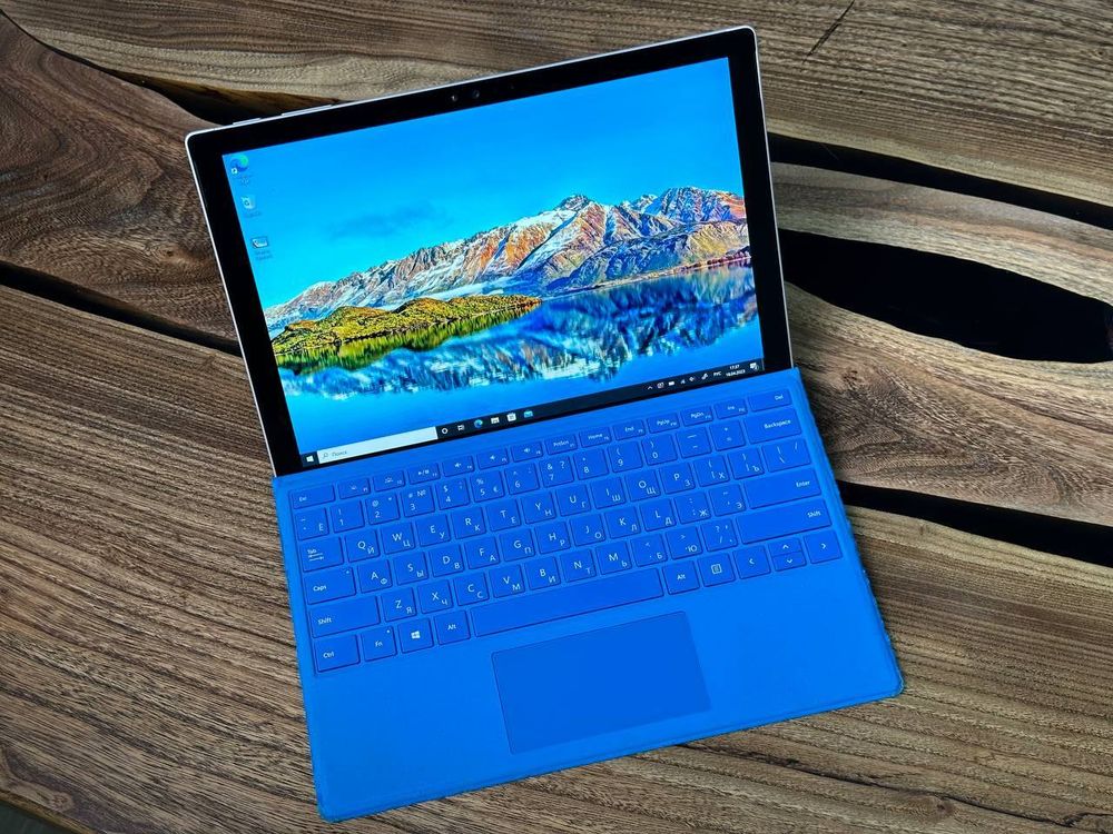 12.5" Ноутбук Microsoft Surface Pro 4 (2736x1824, Intel Core i7-6650U, RAM 16ГБ,SSD 256ГБ,  Intel Iris Graphics 540, Win 10Pro)