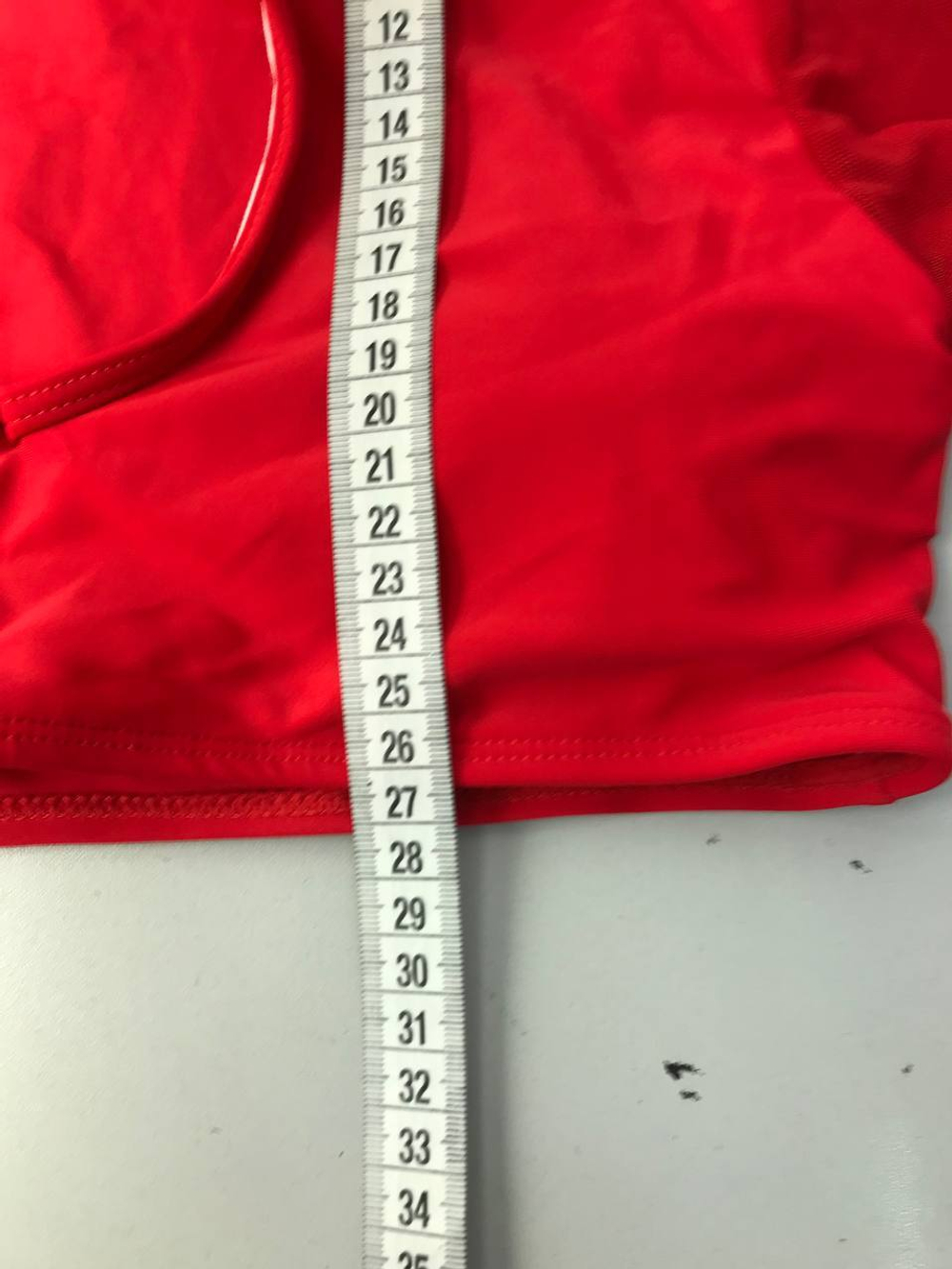 Топ с вырезом яркий 46 размер