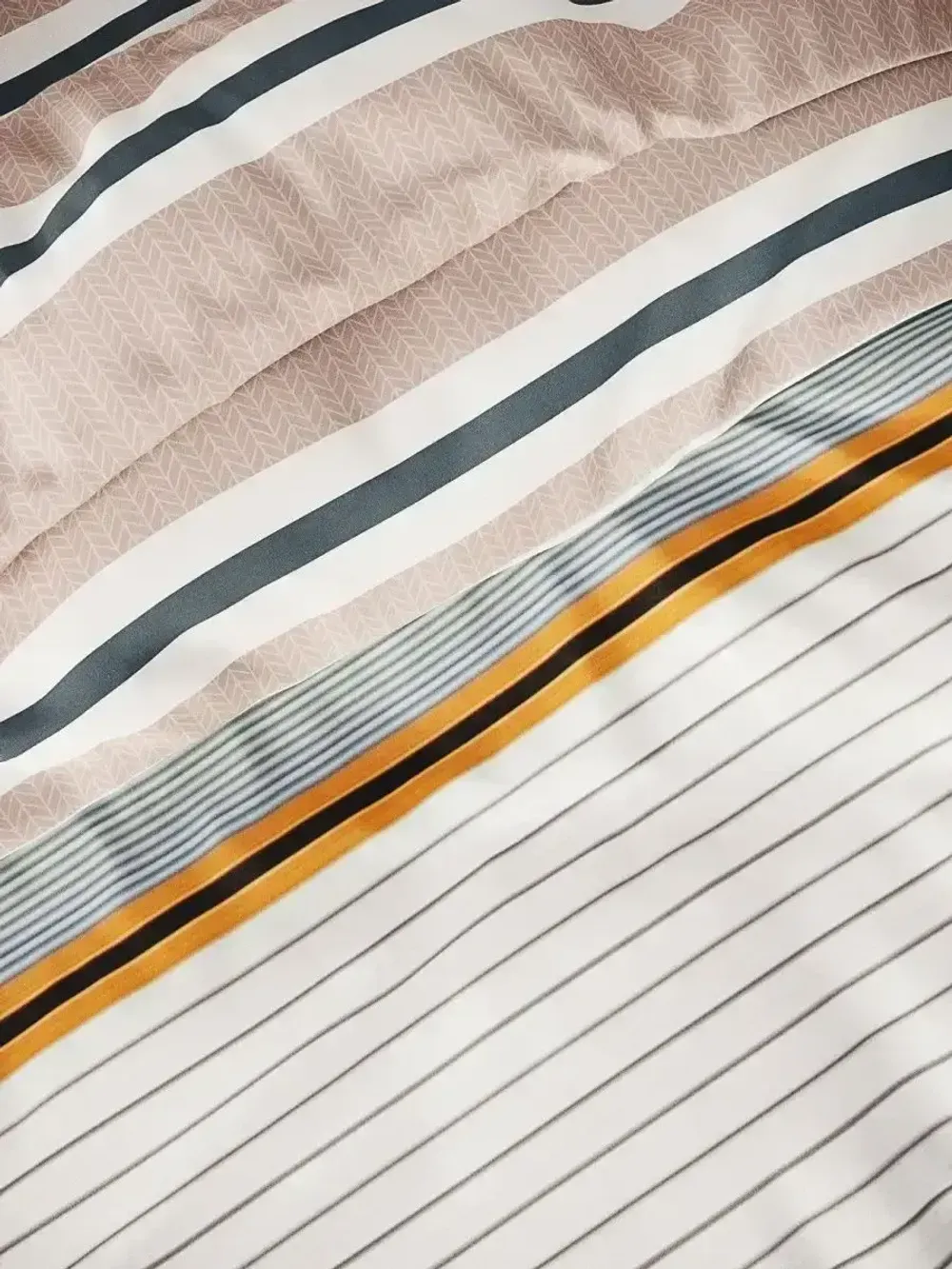 Постельное белье "Аляска/Аляска (компаньон)" семейное наволочки 50х70 2шт Простынь на резинке 160х200 см Пододеяльник 145х215 см(2шт) Сказка перкаль