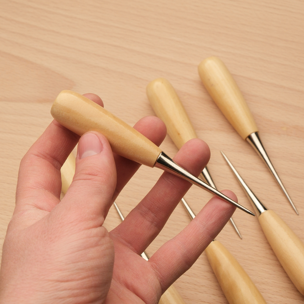 Шило круглое со светлой ручкой