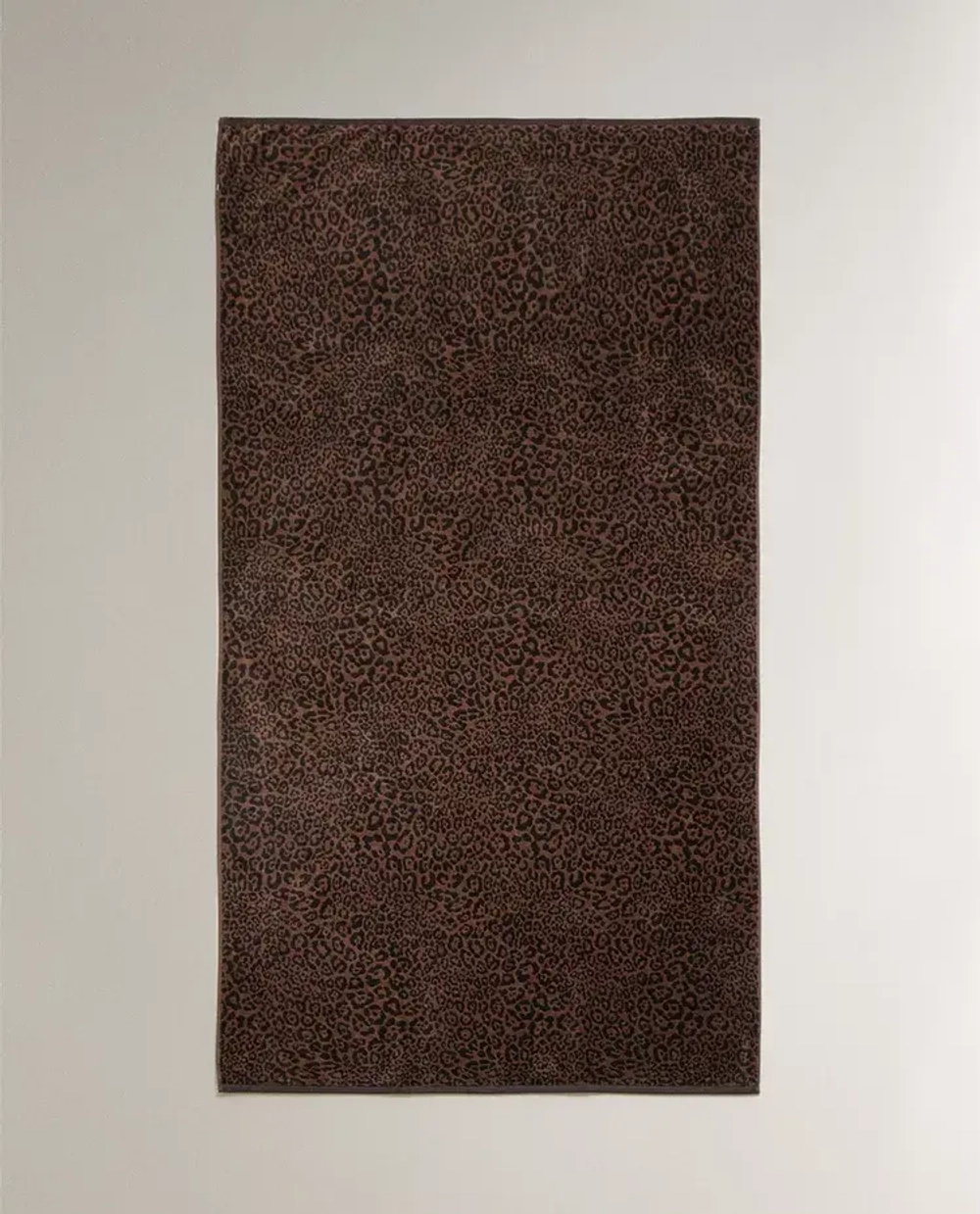 ZARA HOME ПЛЯЖНОЕ ПОЛОТЕНЦЕ ИЗ ВЕЛЮРА С АНИМАЛИСТИЧЕСКИМ ПРИНТОМ, ШОКОЛАДНО-КОРИЧНЕВЫЙ