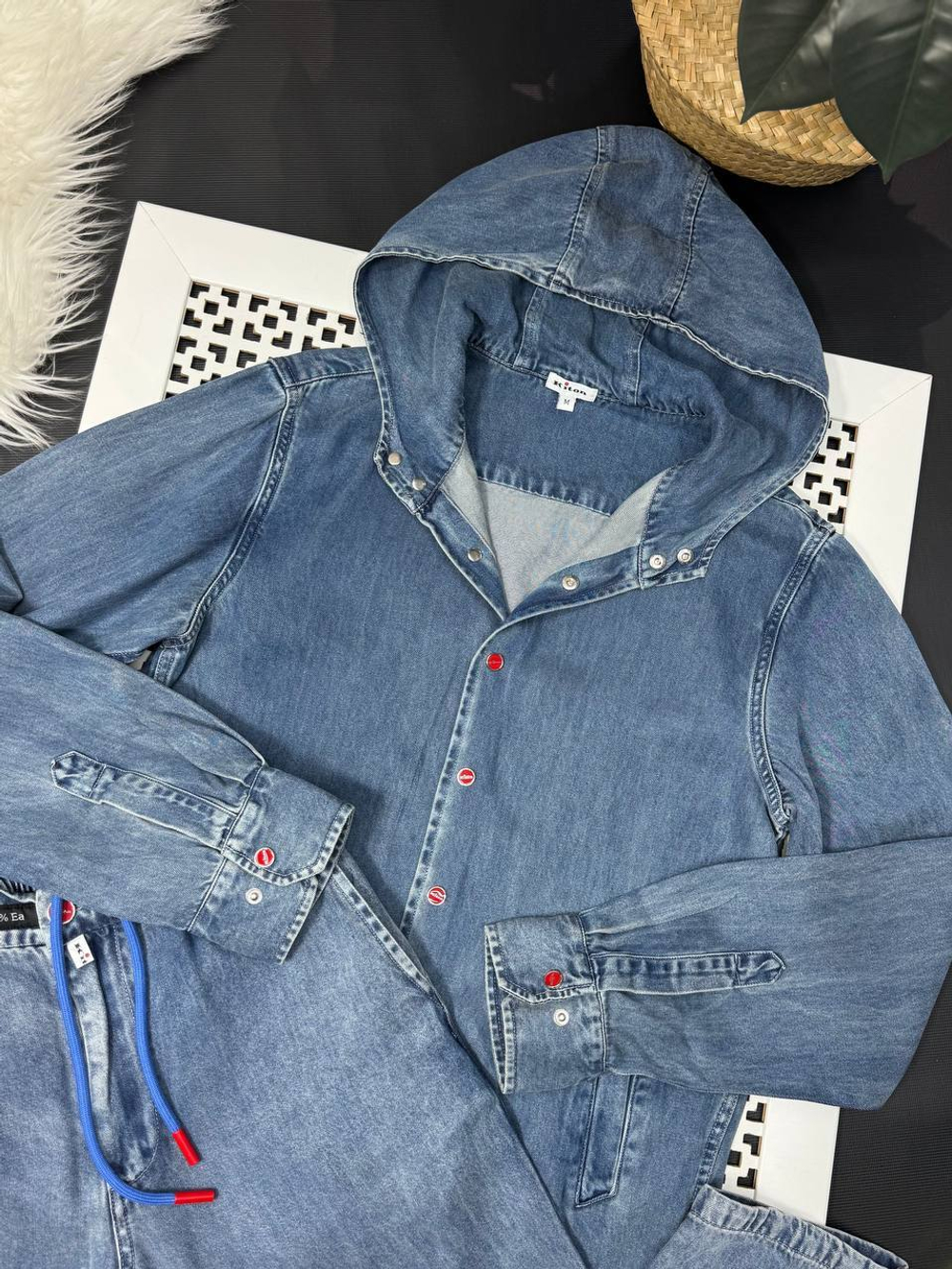 Джинсовый костюм Kiton