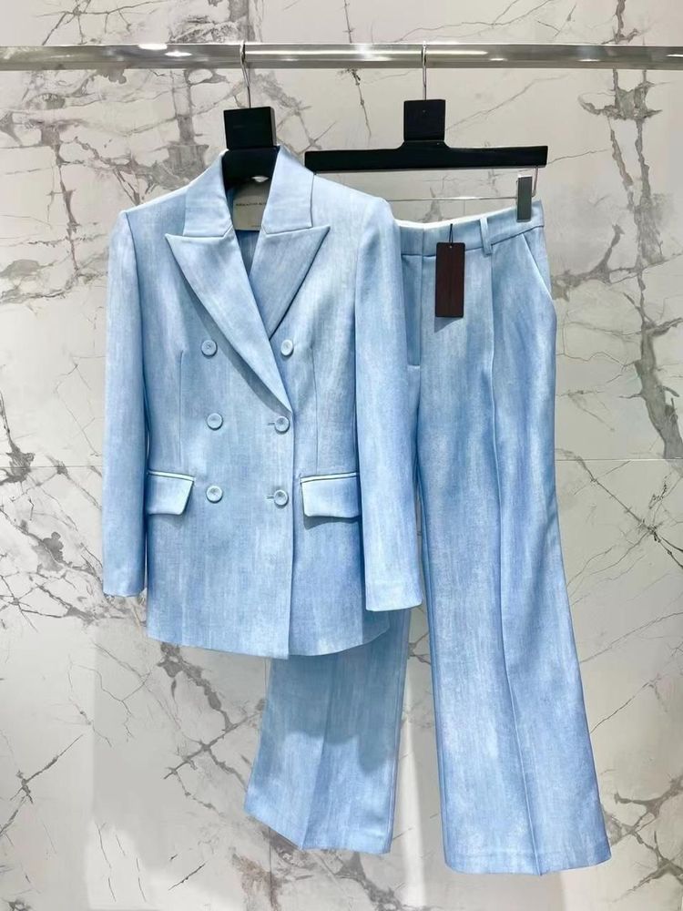 Костюм Ermanno Scervino