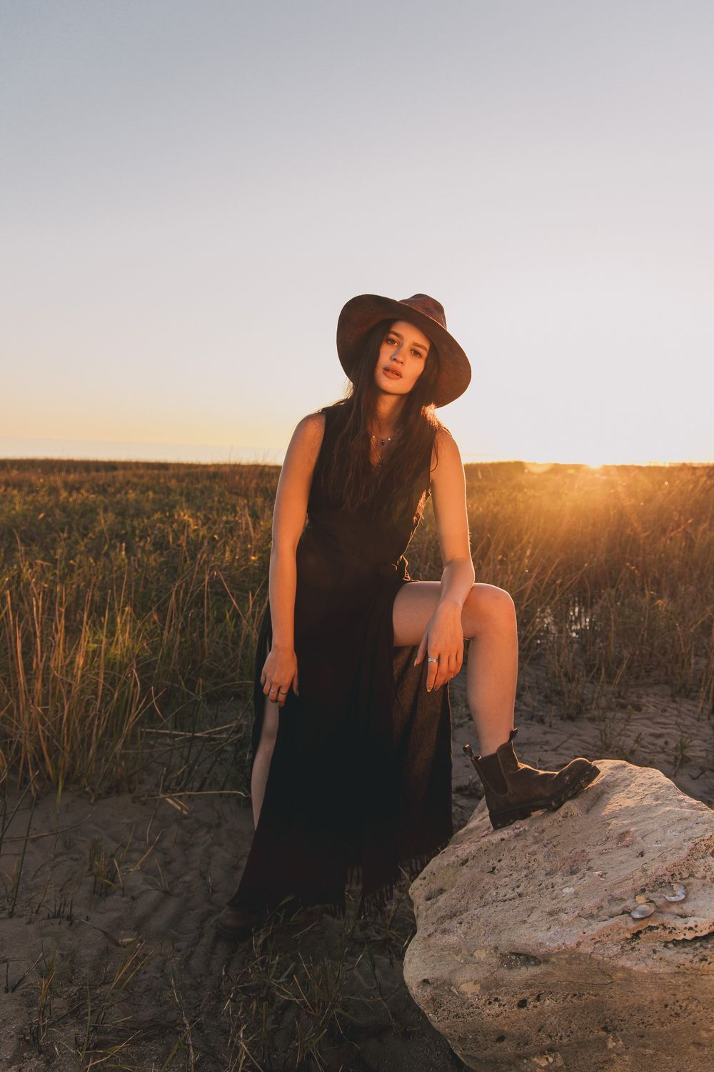 Длинное бохо-платье с запахом (черное)