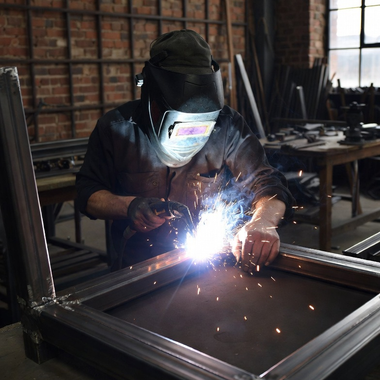 Сварщик на полуавтомат