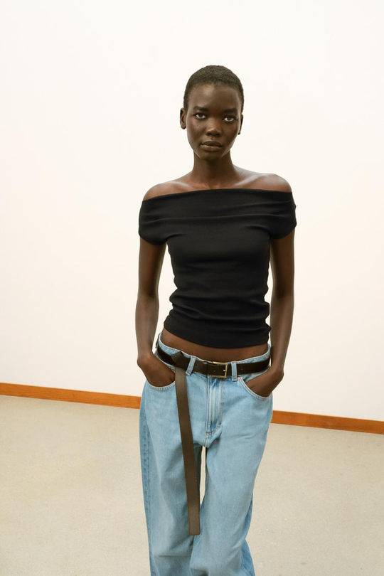 ZARA ФУТБОЛКА С ВЫРЕЗОМ ЛОДОЧКОЙ, ЧЕРНЫЙ