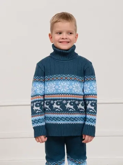 Свитер вязаный с оленями новогодний