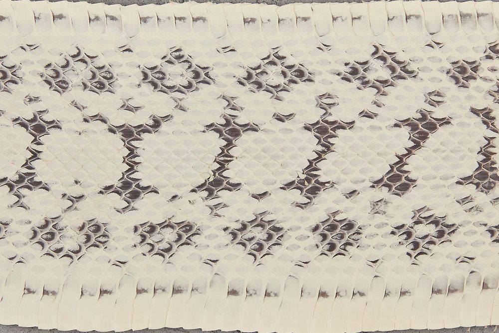 Кожа змеи 1200×80-100мм (серая матовая)