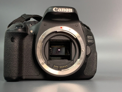 Canon 600D Kit 18-55mm 3.5-5.6 IS STM 24.900 кадров.
