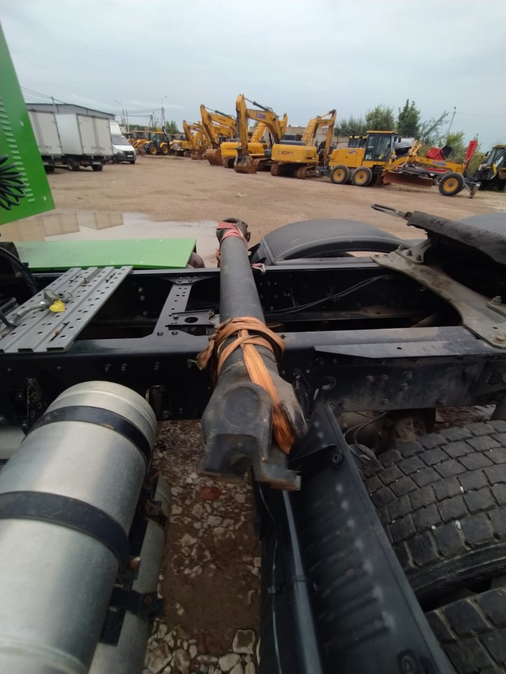 FAW JH6 6x4 Седельный тягач CA4250P25K15T1NE5A80 (Газовый, 12,5 л, 430 л.с., МТ)