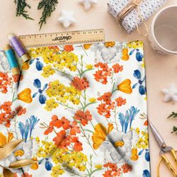 Ткань мембрана яркие полевые цветы на белом фоне
