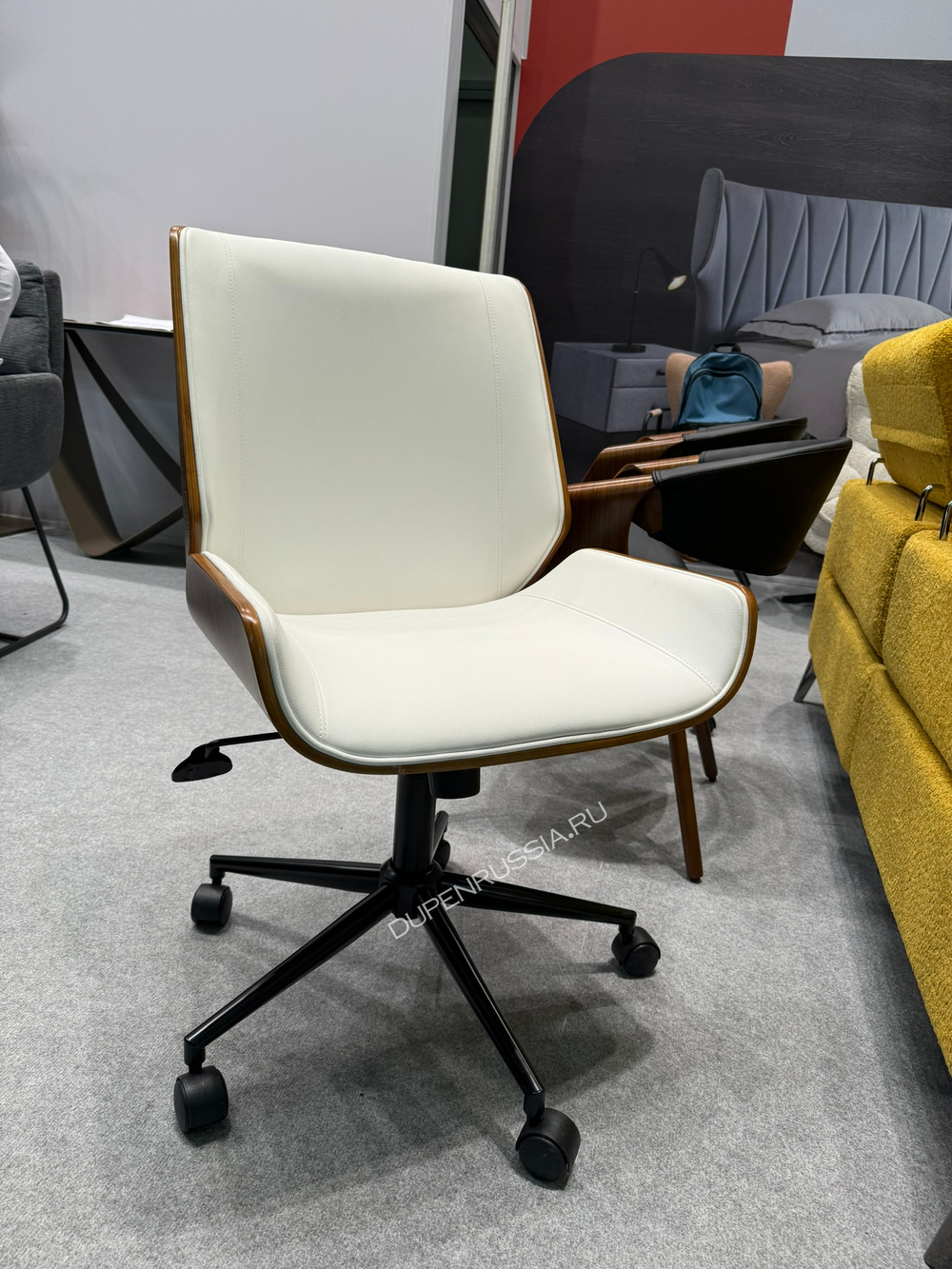 Кресло JY6264X-B белый PU/орех/черный