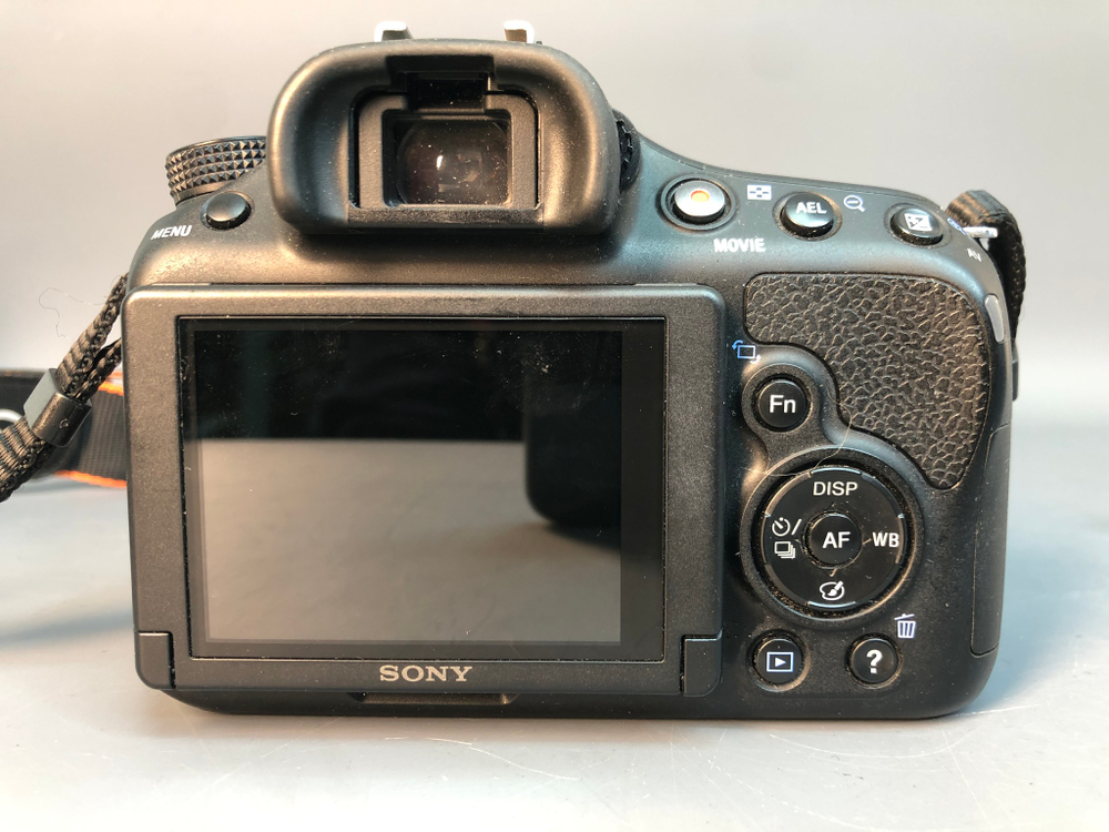Sony A58 + kit 18-55 SAM II 5500 кадров