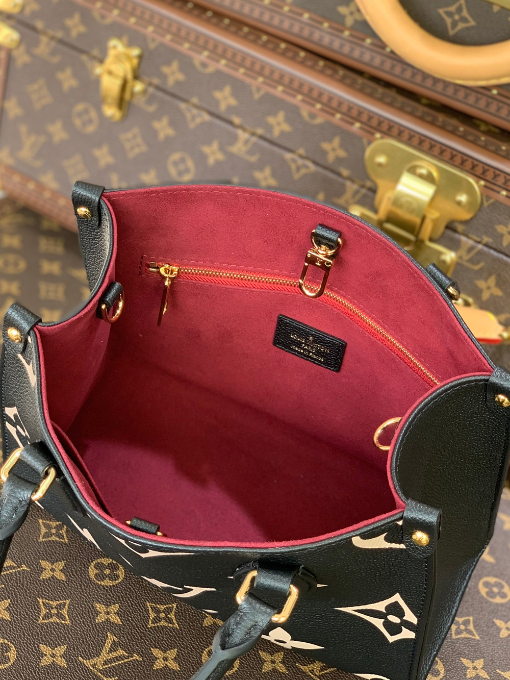 Louis Vuitton OnTheGo PM