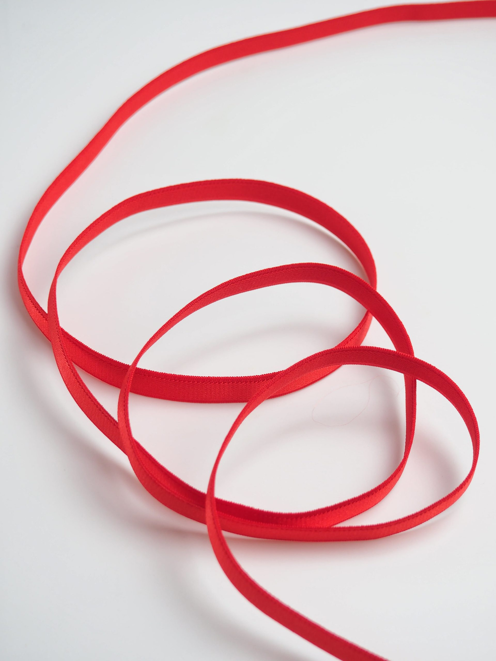 Резинка бретелечная алая матовая ширина 10 мм