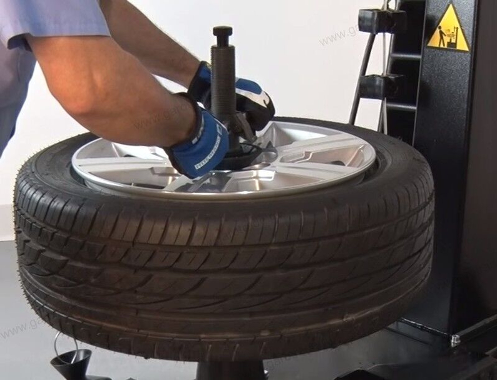 Автоматический шиномонтажный станок Monty 8300S SmartSpeed