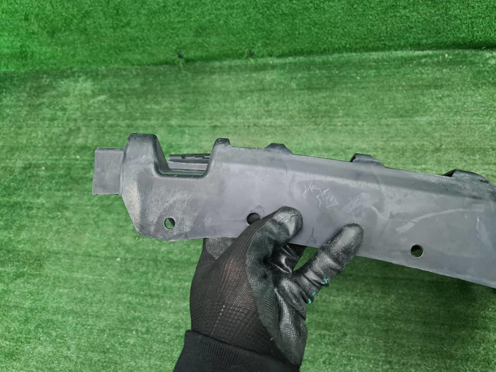 Кронштейн переднего бампера BMW 5er G30 (17-20)