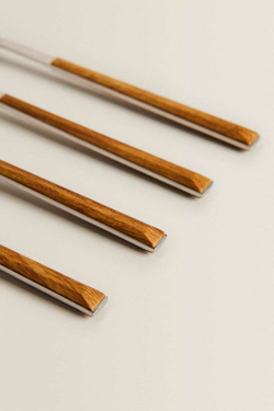 ZARA HOME НАБОР ИЗ 4-Х ДЕРЕВЯННЫХ ЛОЖЕК С РУЧКОЙ, КОРИЧНЕВЫЙ