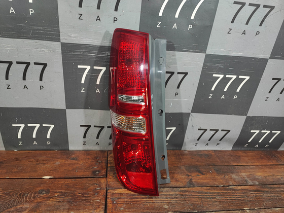 Фонарь задний левый Hyundai Grand Starex (H1) 07-21 Б/У Оригинал 924014H020