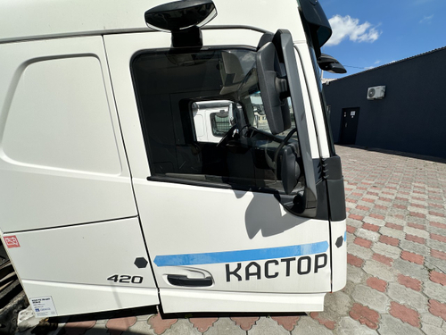 Дверь правая 2018г.